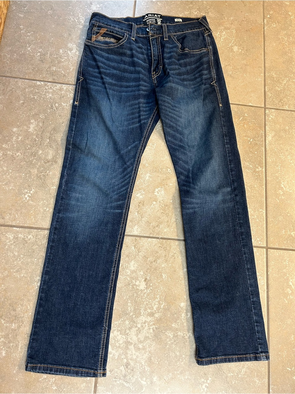 Ariat Men's slim leg jeans M8 size 32x32 (Bin A2-025)